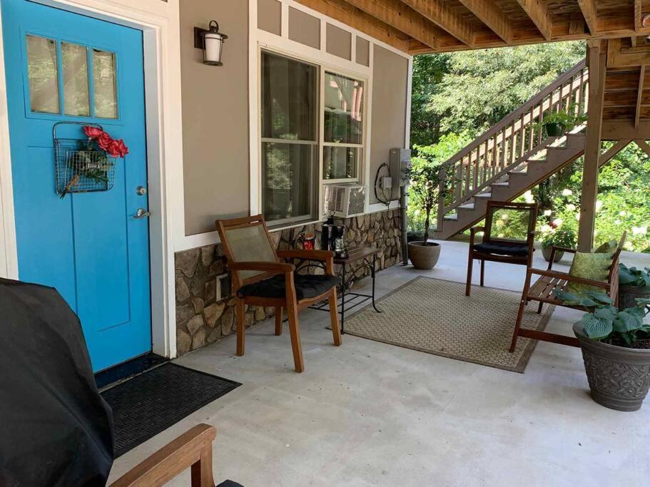 Bluebirds Nest 10 Min To Avl Biltmore Hot Tub Cont Bkfst Sparkling Water Asheville Dış mekan fotoğraf